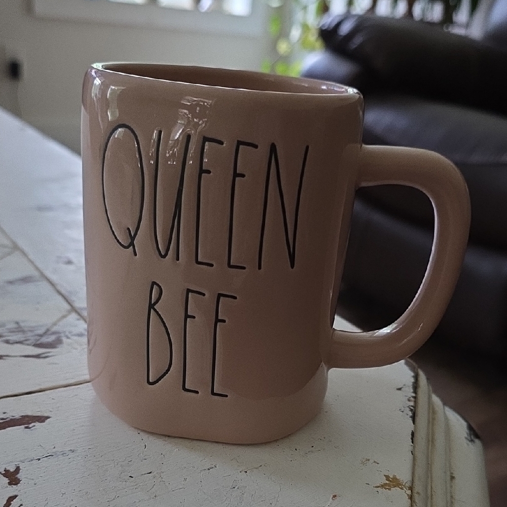 Queen Bee Pink Mug